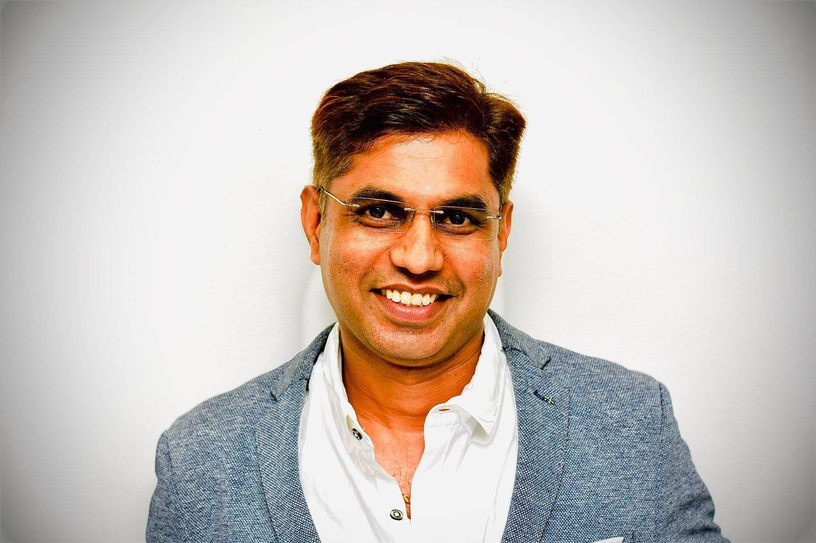 Dr. Vikas Rewar - Best Homeopathic Doctor at Meditech Homeo Care Jaipur